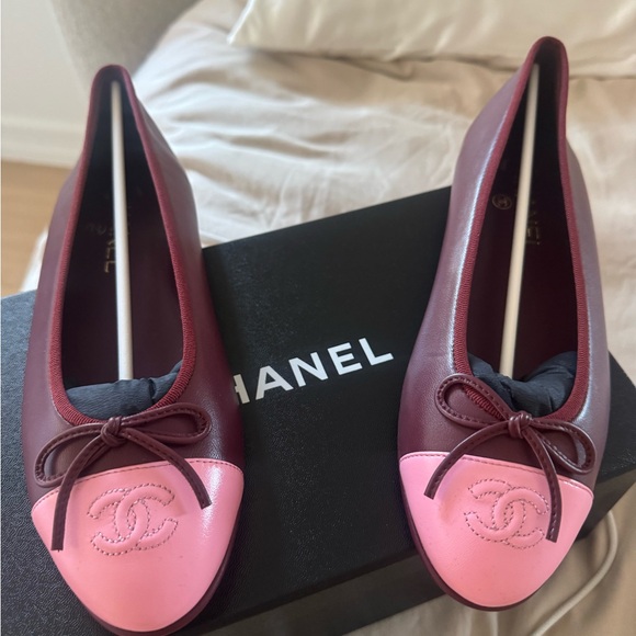 CHANEL Women's Burgundy and Pink Loafers - Picture 2 of 6